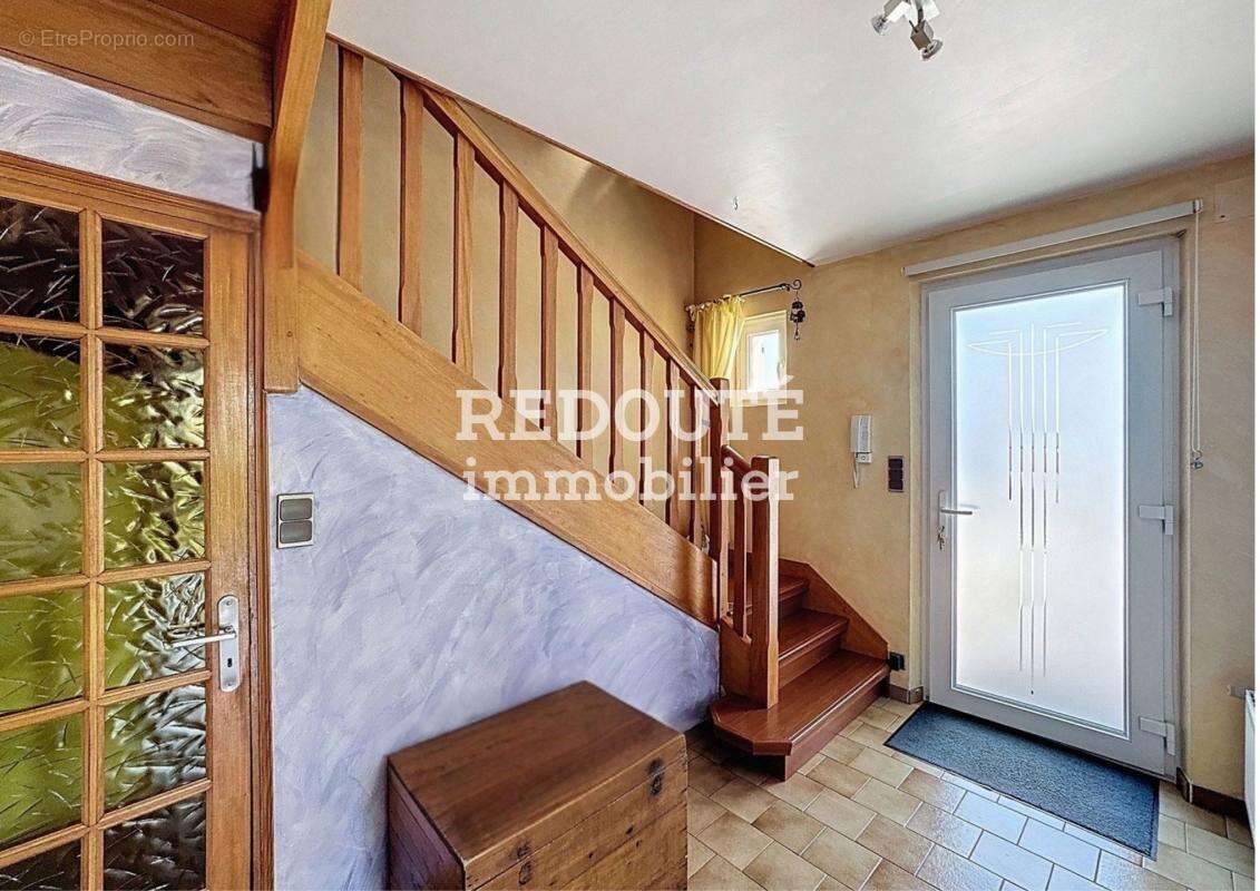 Maison à LA NEUVILLE-AUX-LARRIS