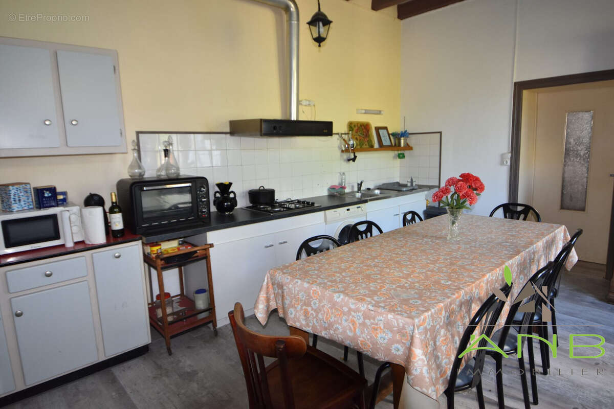 Maison 150 m² à Piegut-Pluviers  - photo 3