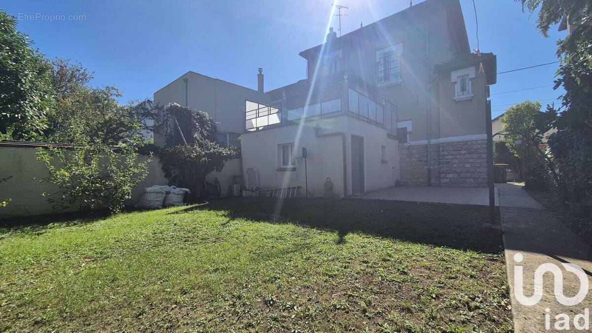 Photo 1 - Maison à NOISY-LE-SEC