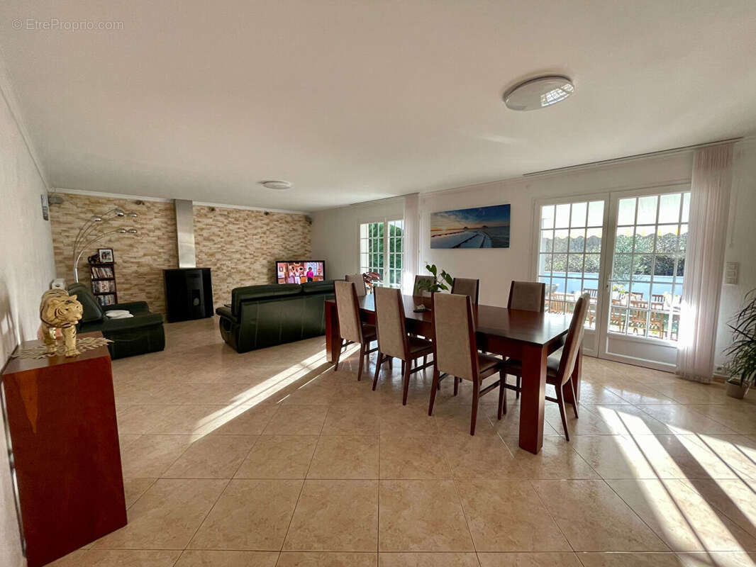 Maison à VILLENAVE-D&#039;ORNON