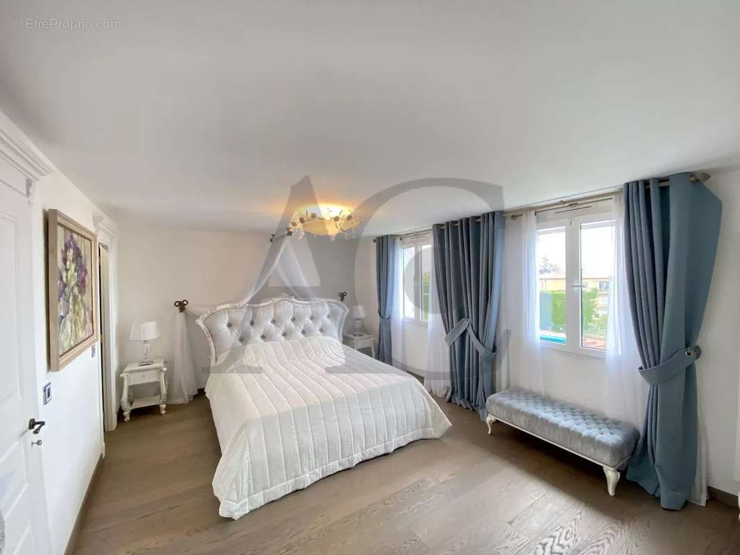 Maison à VILLENEUVE-LOUBET