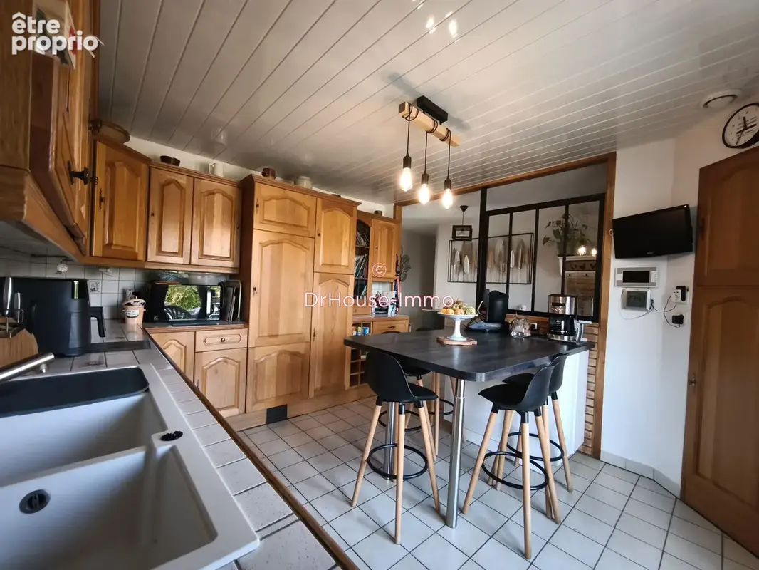 Maison 7 pièces 122 m² à vendre à Domfront-En-Champagne (72240) - photo 3