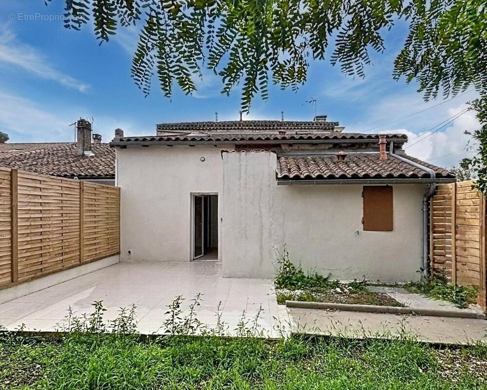 Photo 1 - Maison à AMBARES-ET-LAGRAVE