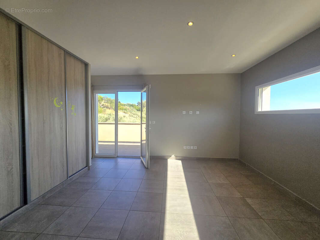 Villa contemporaine 2018 de 150m2  dpe a  piscine pierre de bali  300m du village  caumont-sur-durance - photo 9
