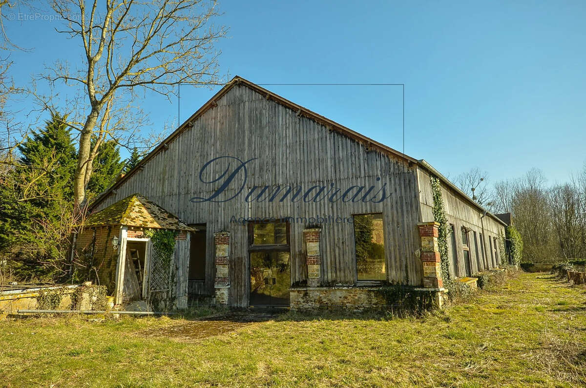 Maison à DOUAINS