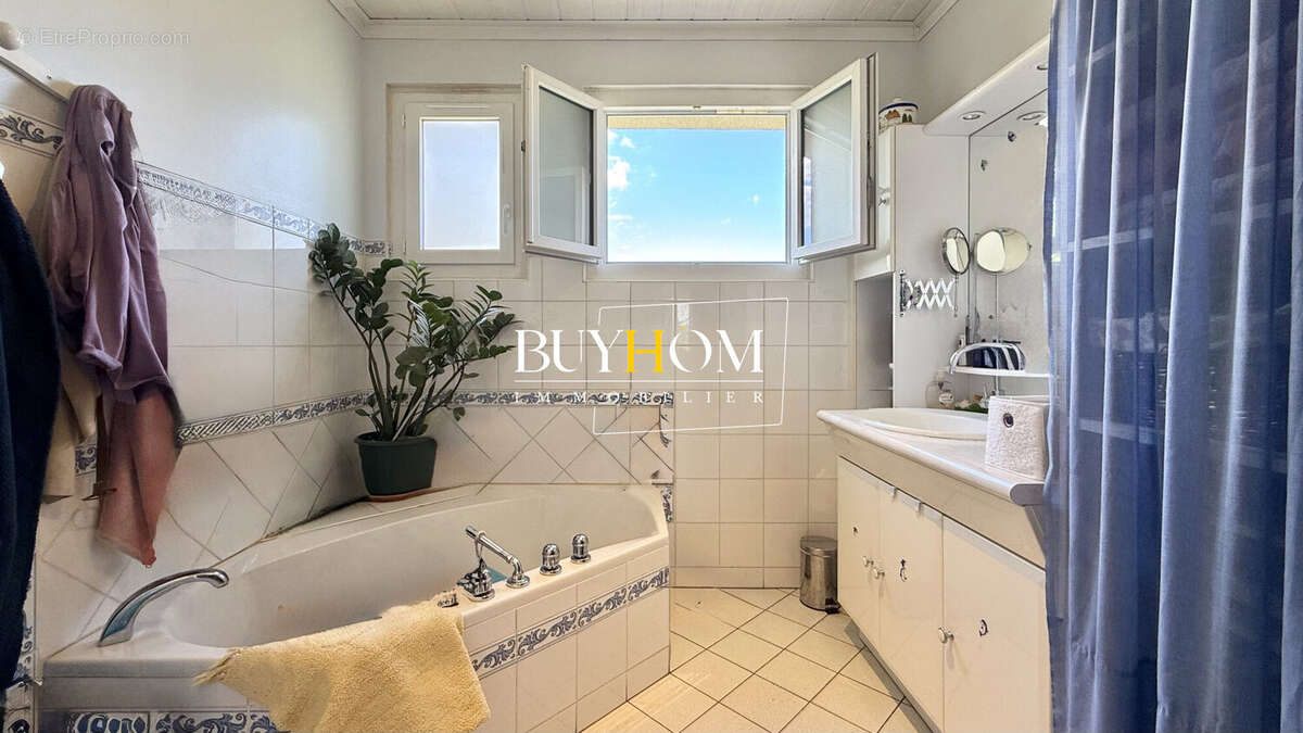 Maison 130 m² à Laudun-L'ardoise  - photo 6