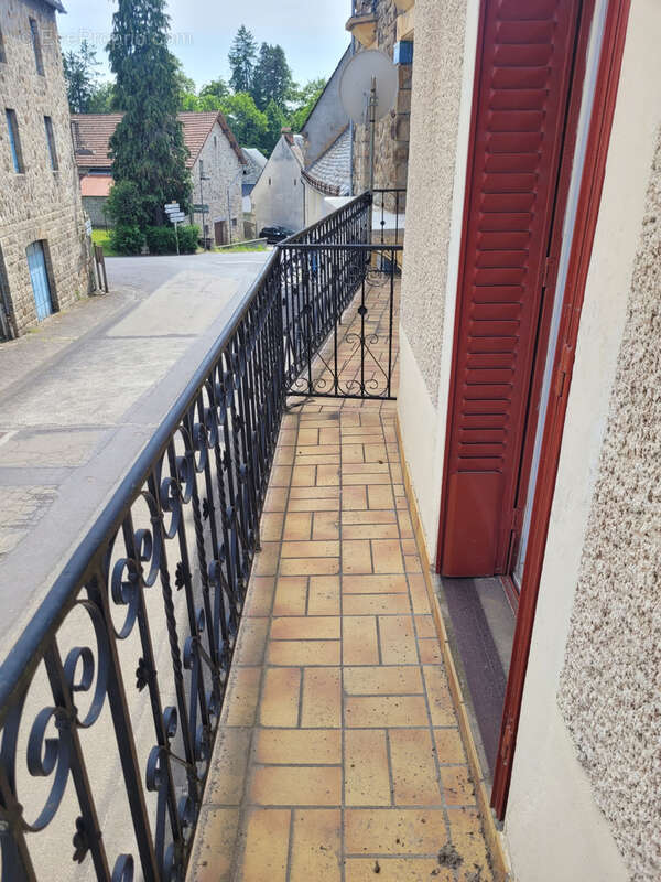 Grande maison familiale 5 chambres proche Massif du Sancy   potentiel pro ou résidence secondaire - photo 10