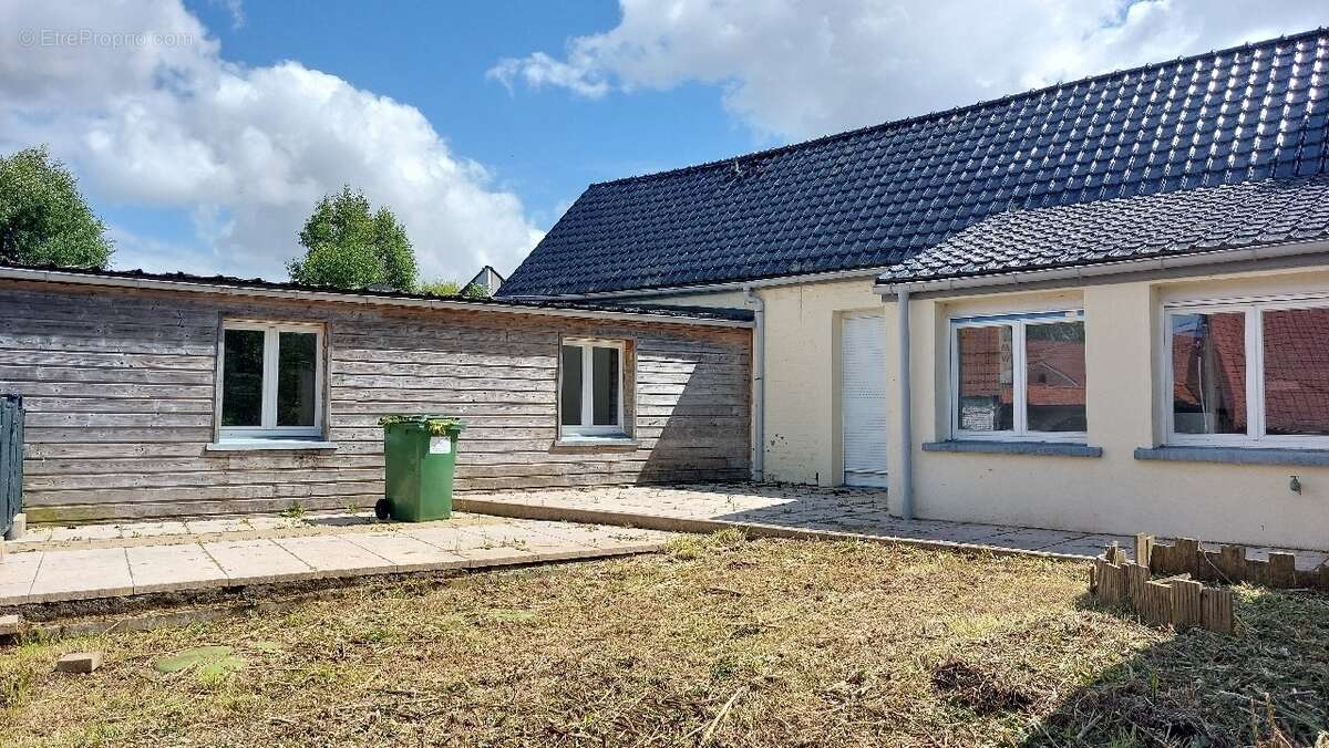Maison 104 m² à La Comte  - photo 2