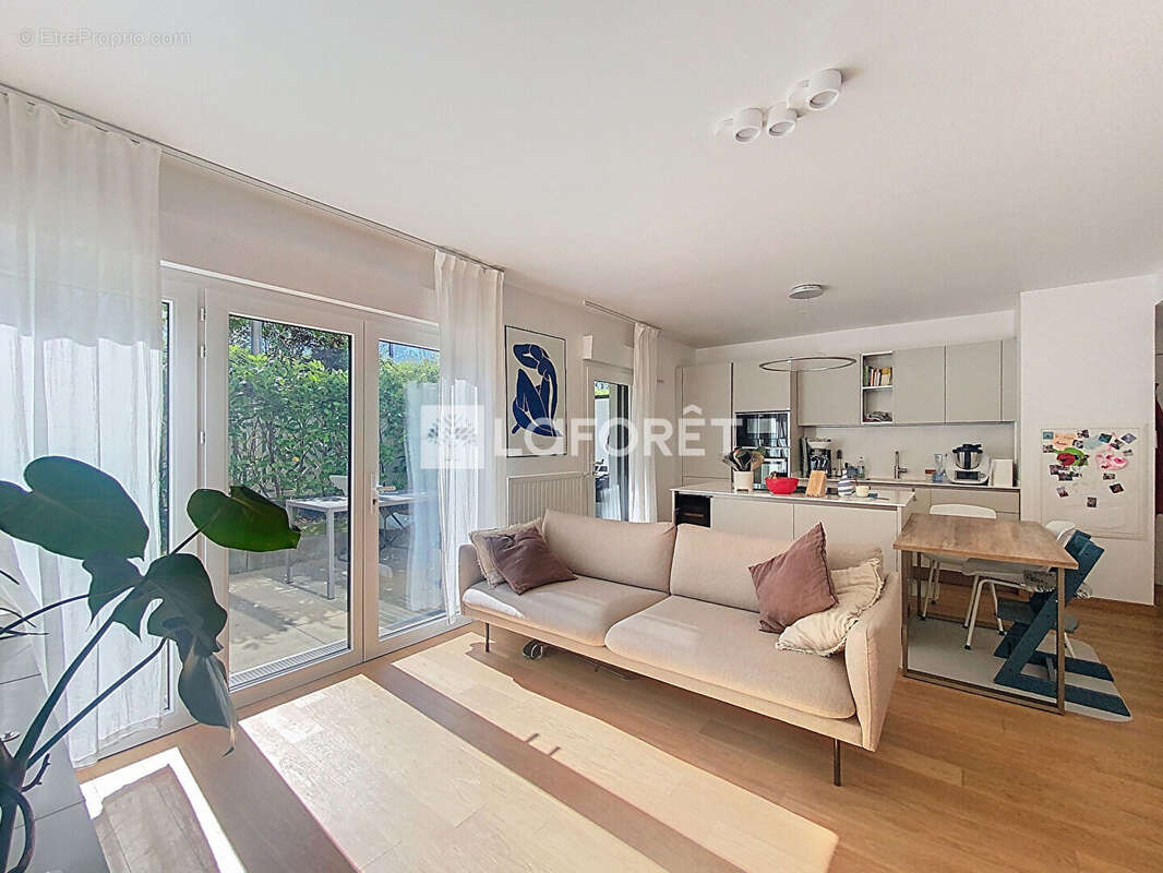 Appartement à SURESNES