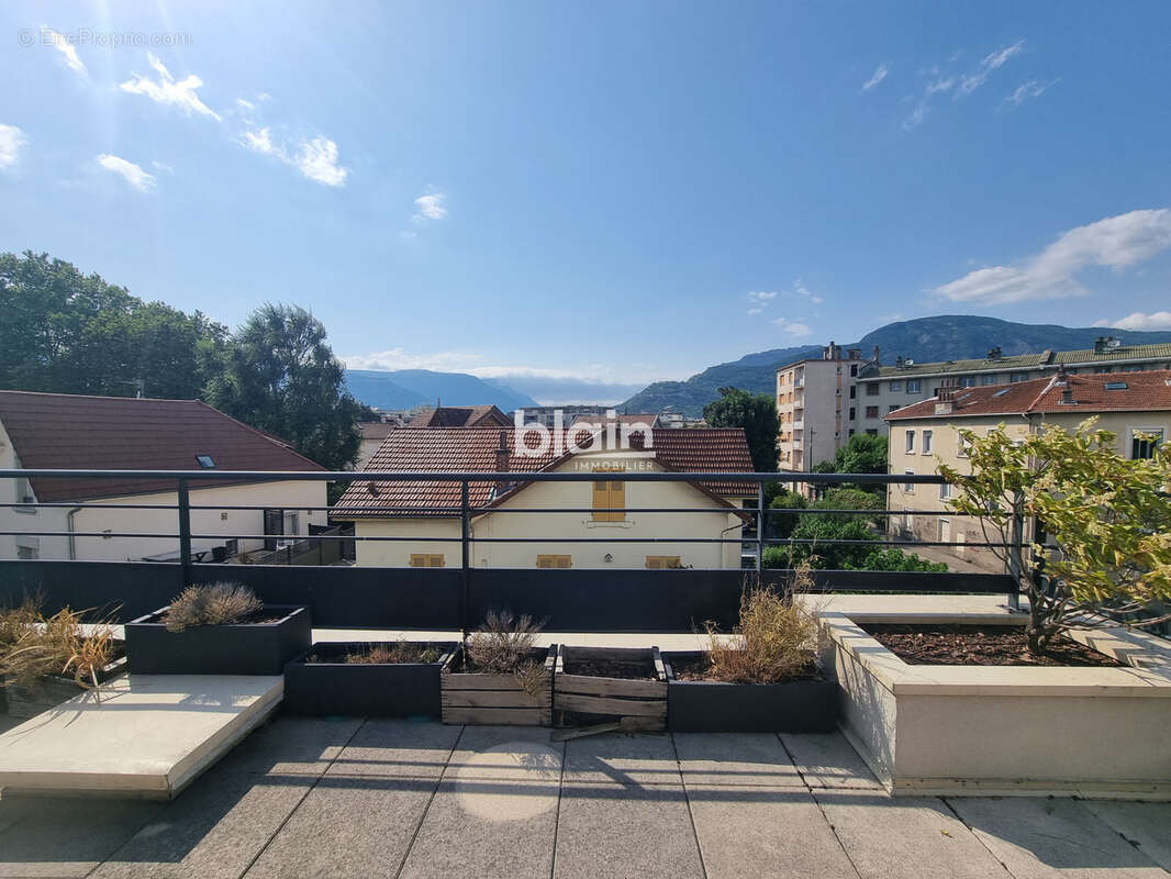 Grenoble t3 en rooftop + garage - photo 7