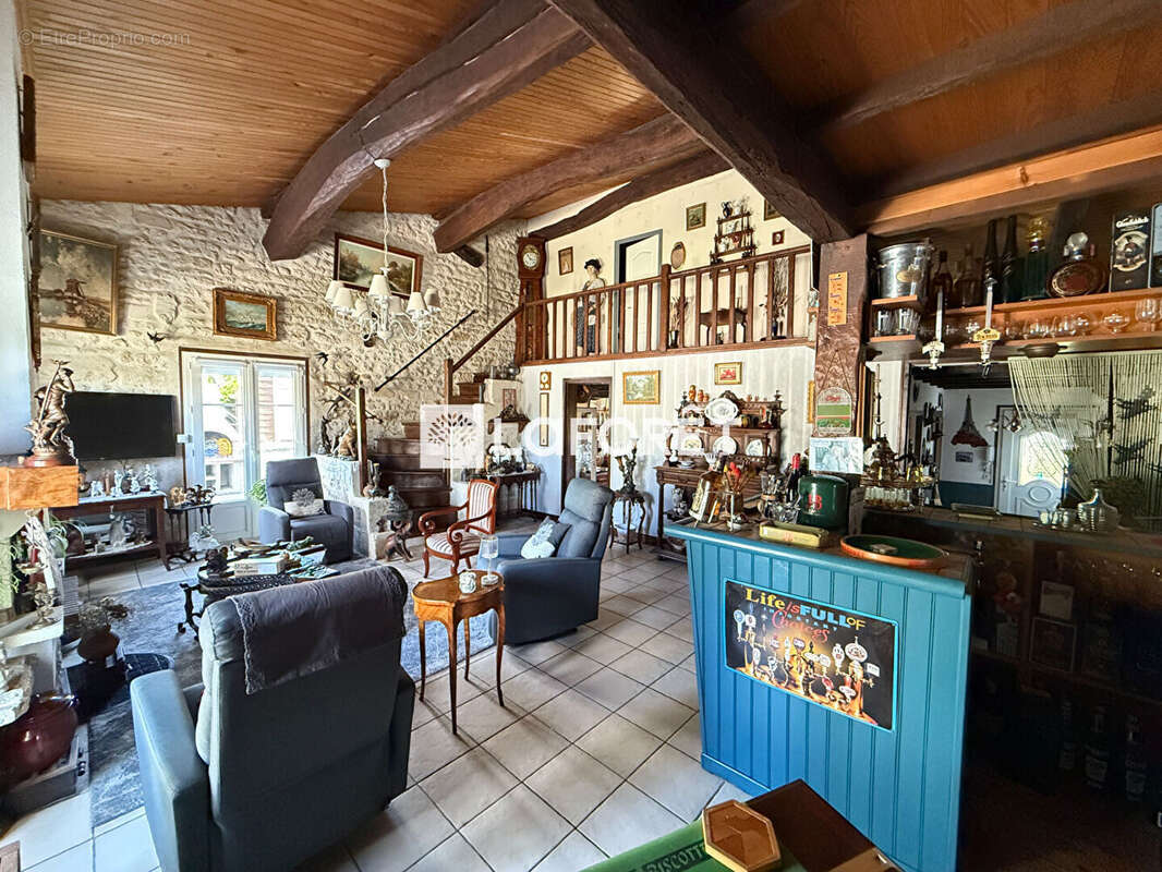 Maison à SAINTES