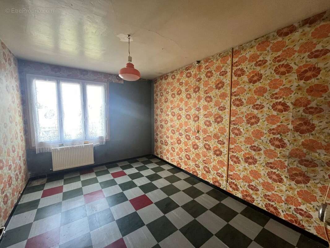 Maison à CRECY-SUR-SERRE