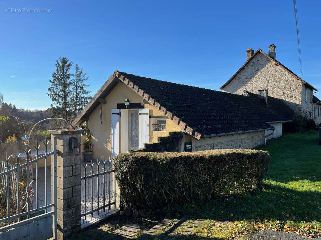 Maison à SAINT-YRIEIX-LA-PERCHE