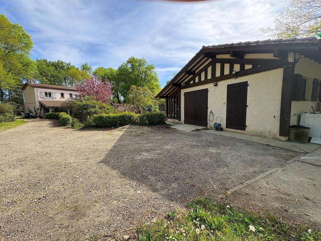 Maison à vendre 6 pièces 235m2 avec dépendance Proche MONT-DE-MARSAN (40) - photo 26