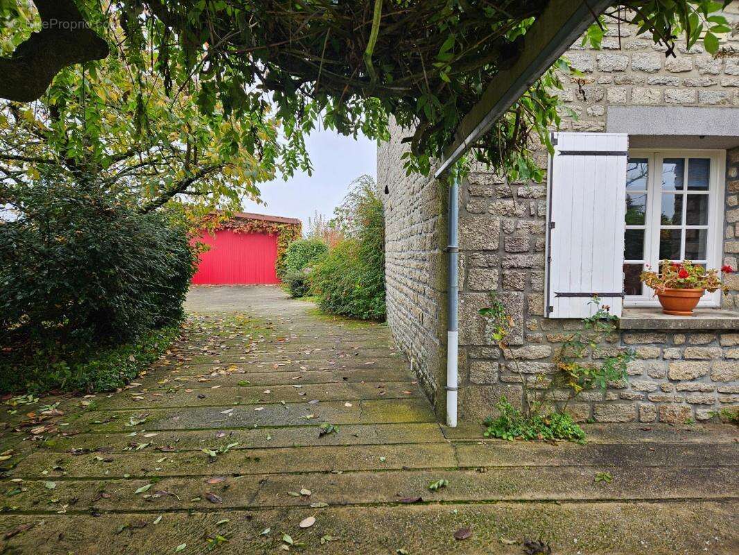 Maison à CONDE-SUR-SARTHE