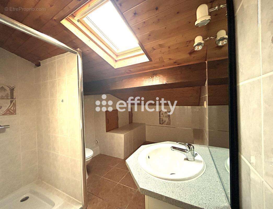 Maison à PANISSIERES