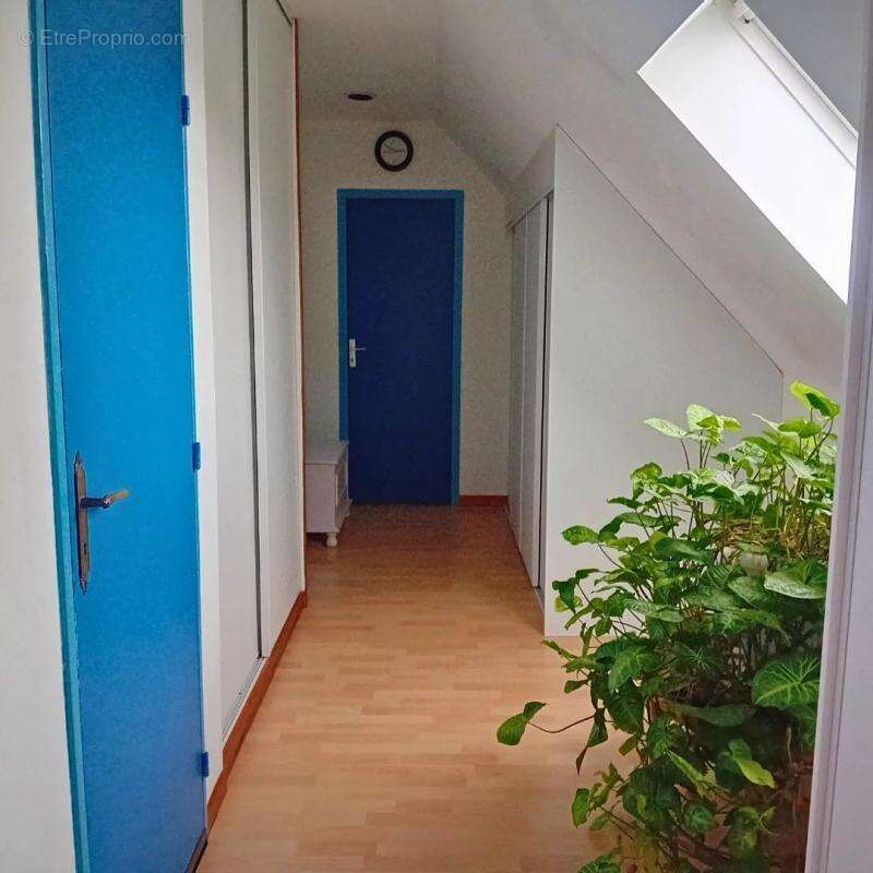 Maison à LES ECRENNES