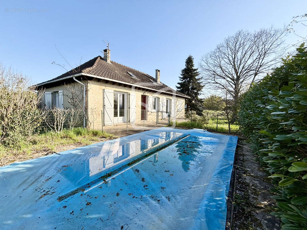 Maison à DAMPNIAT