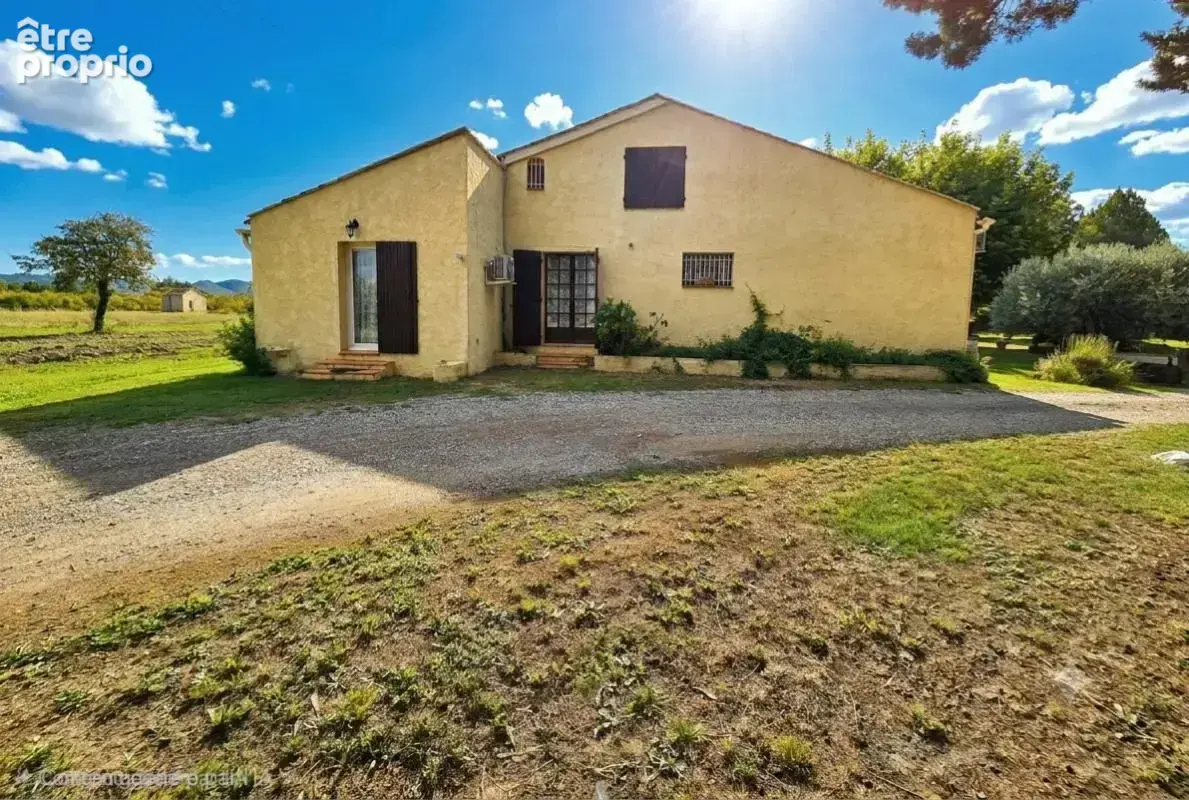 EXCLUSIVITE ! Propriété d'exception de 170 m² + véranda de 21 m2 sur 3 hectares avec piscine, box à chevaux & dépendances – Pert - photo 4