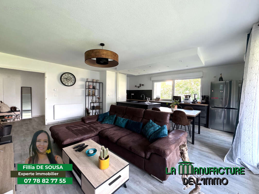 Appartement à SAINT-PRIEST-EN-JAREZ