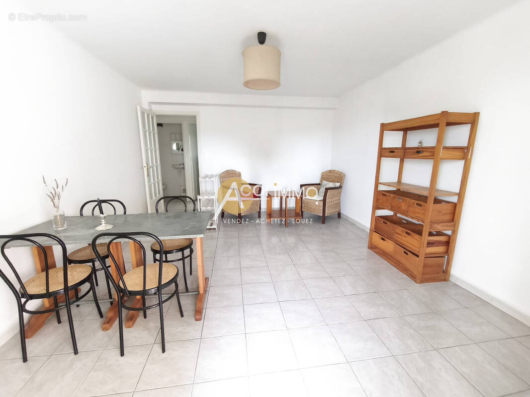Appartement à SIX-FOURS-LES-PLAGES