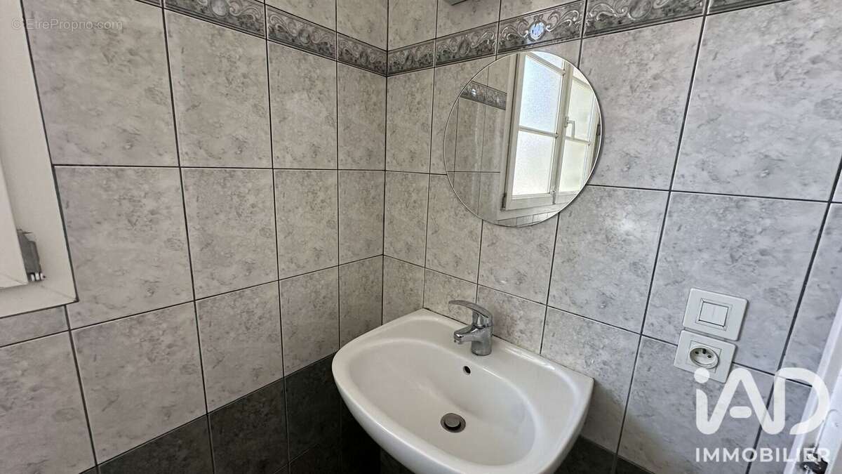 Maison 56 m² à Angles  - photo 4