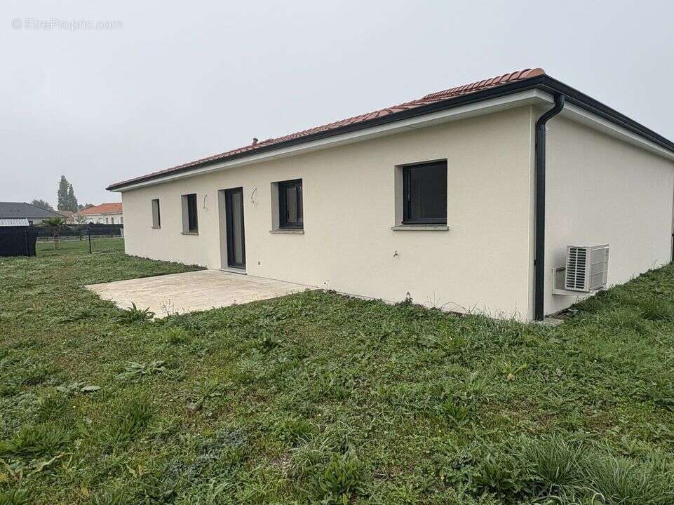 Maison à COGNAT-LYONNE