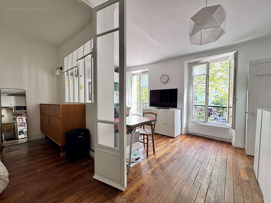 Appartement à PARIS-10E