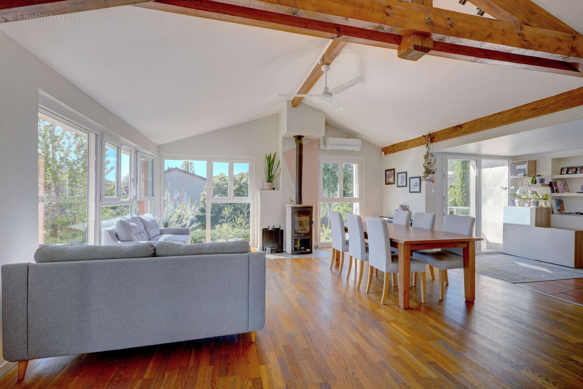 Maison à COUZON-AU-MONT-D'OR