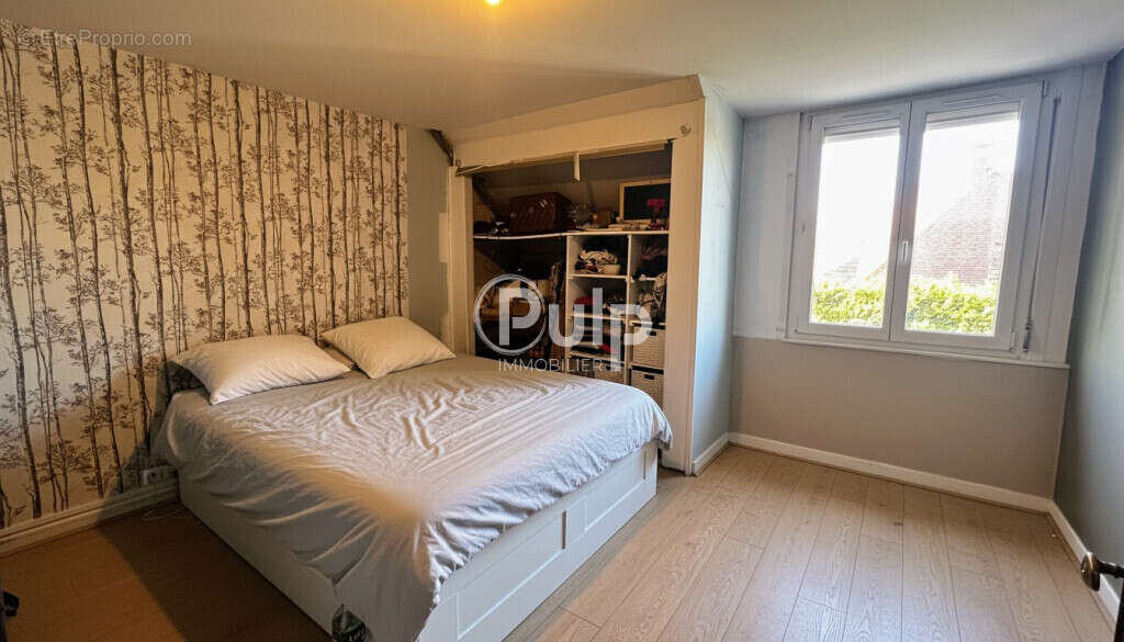 Maison à COURRIERES