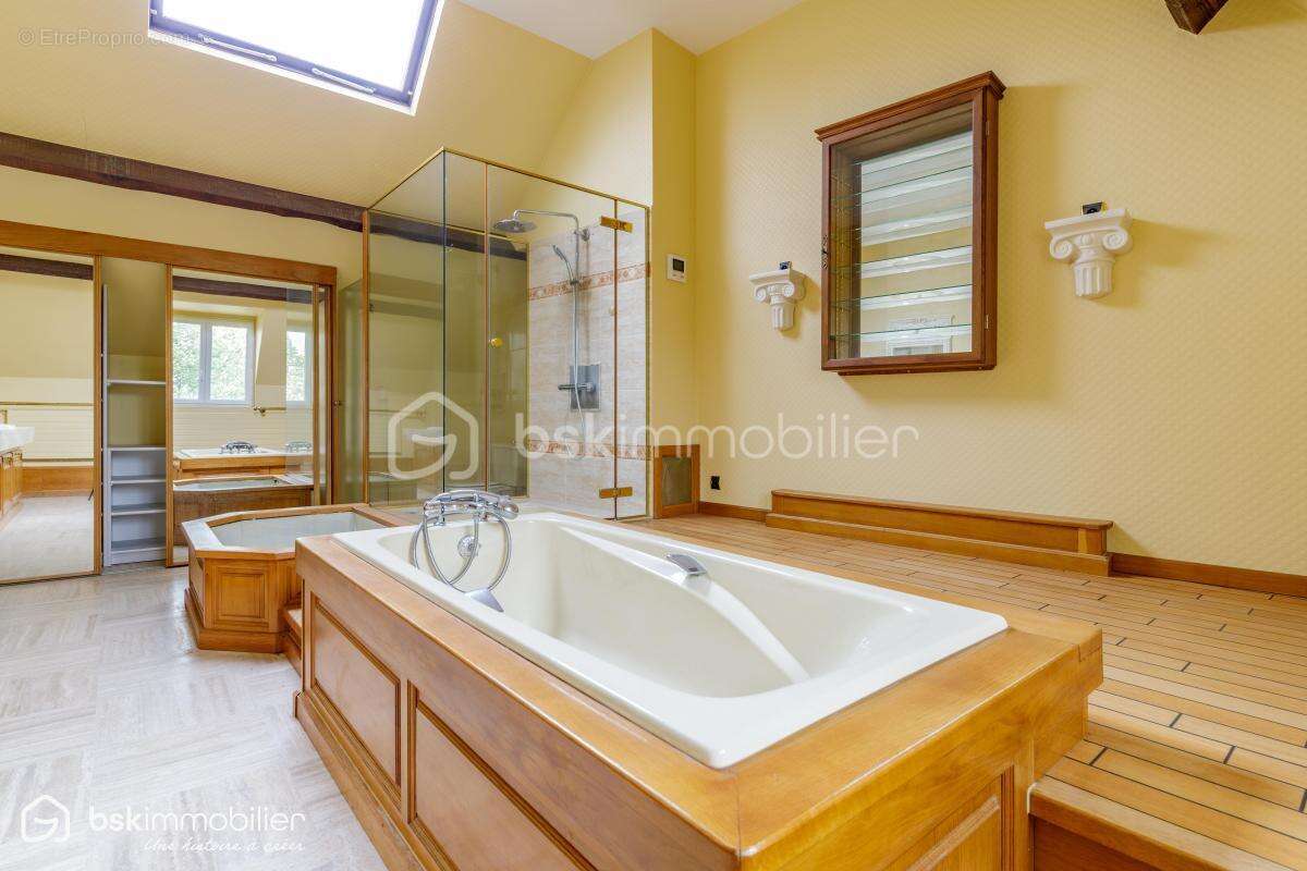 Maison de caractère 326 m² – Hyper-centre Châteauroux – Gros potentiel - photo 14