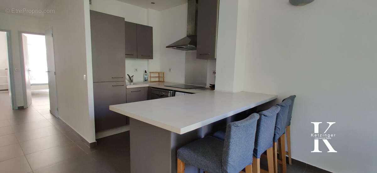 Appartement à MARSEILLE-1E