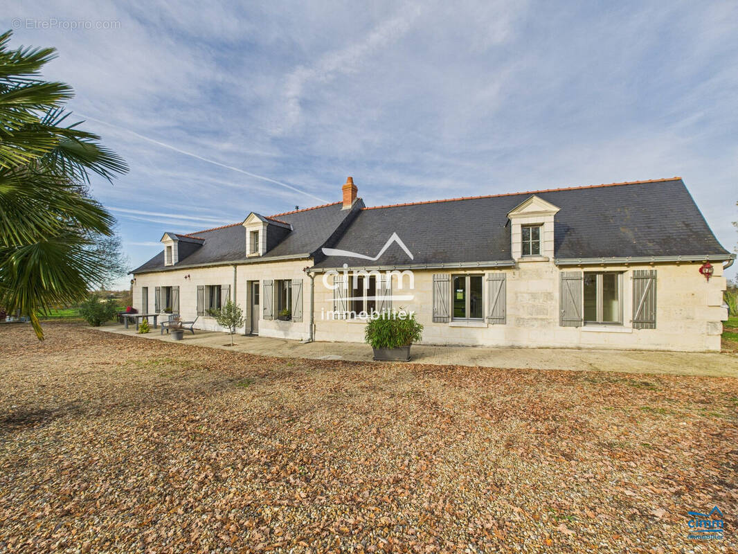 Maison à LONGUE-JUMELLES