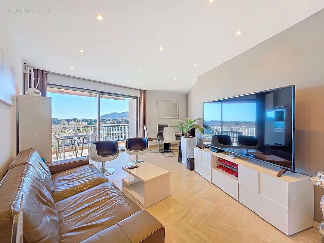 Appartement à MANDELIEU-LA-NAPOULE