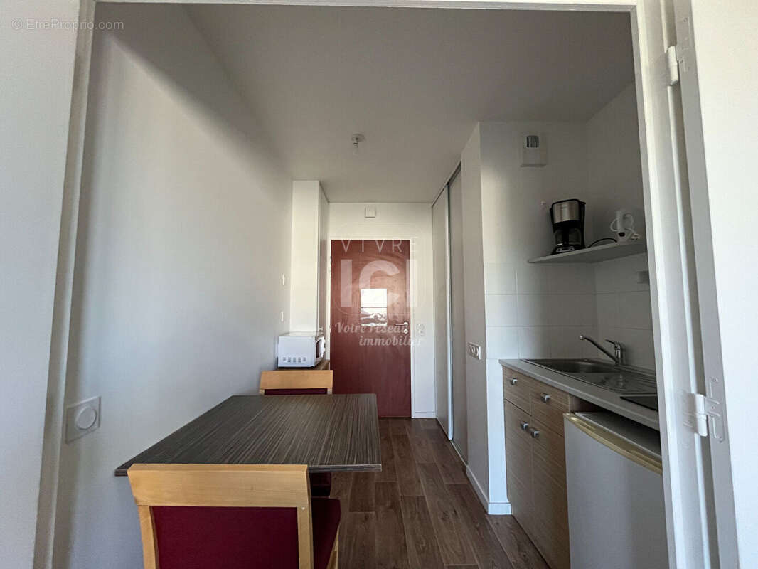 Appartement à AVRILLE