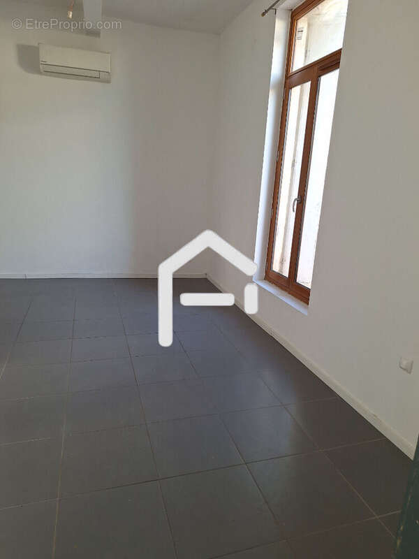 Appartement à POUSSAN