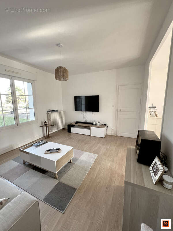 Maison à PUY-GUILLAUME