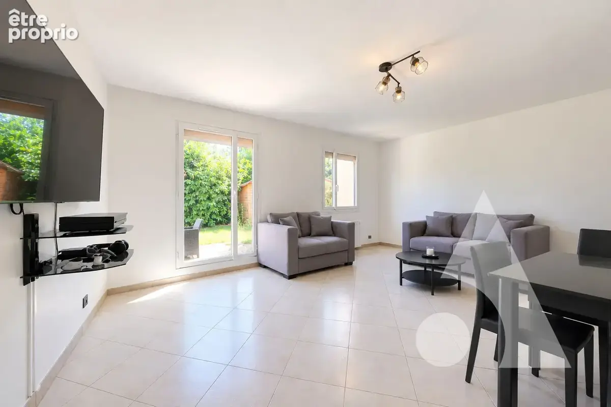 Appartement F4 en duplex descendant avec JARDIN. - photo 3