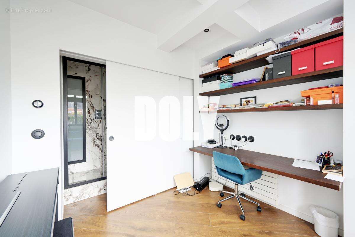 Appartement à PARIS-19E