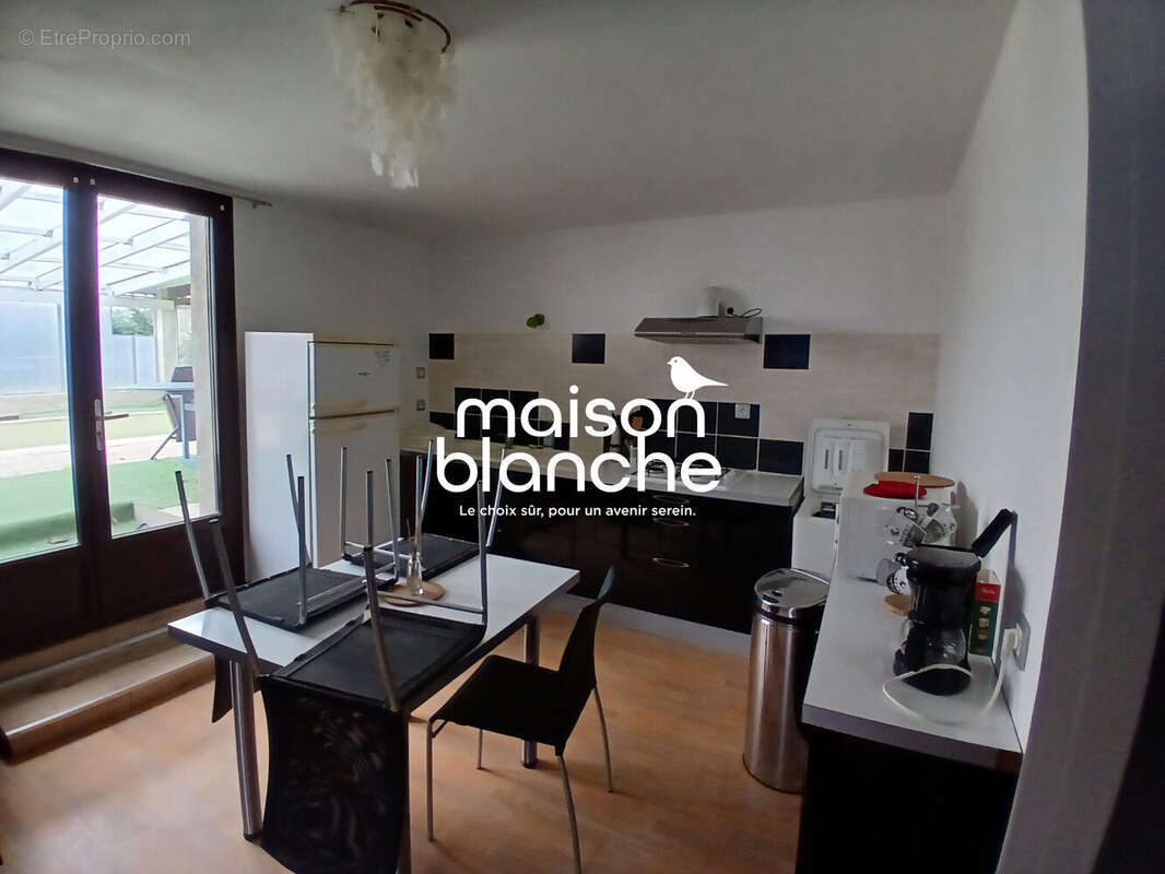 Maison à SECONDIGNY