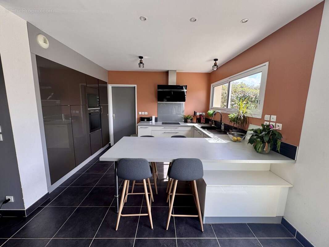 Maison 132 m² à Saint-Martin-Du-Fouilloux  - photo 6