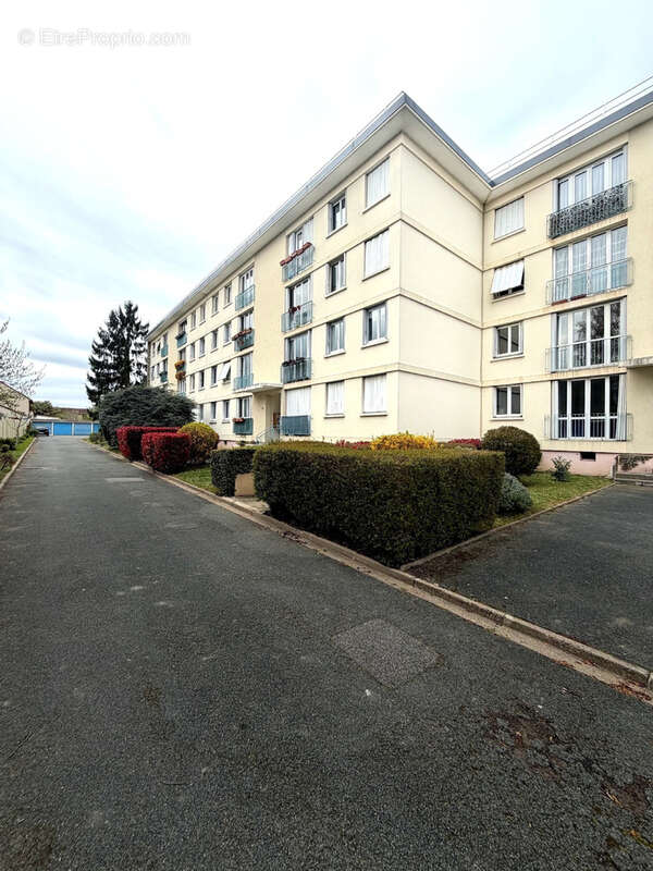 Appartement à FONTENAY-LE-FLEURY
