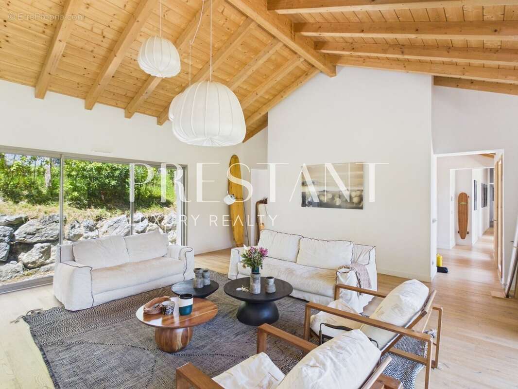Maison à BASSUSSARRY