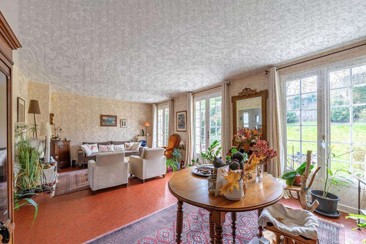 Maison à LIMOURS