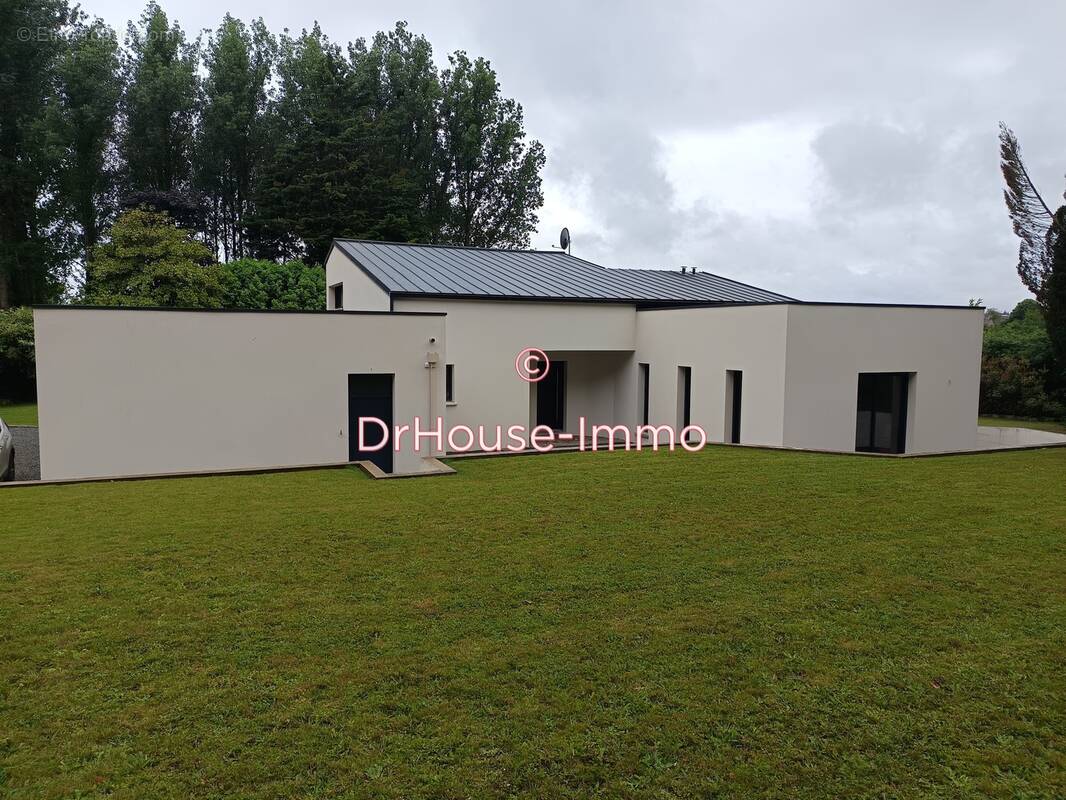 Maison à LOUVIGNE-DU-DESERT