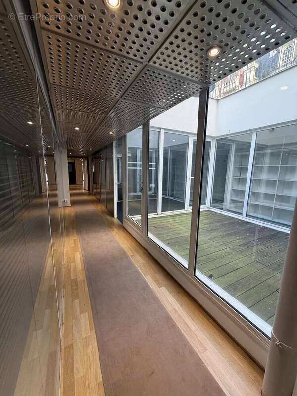 Commerce à PARIS-17E