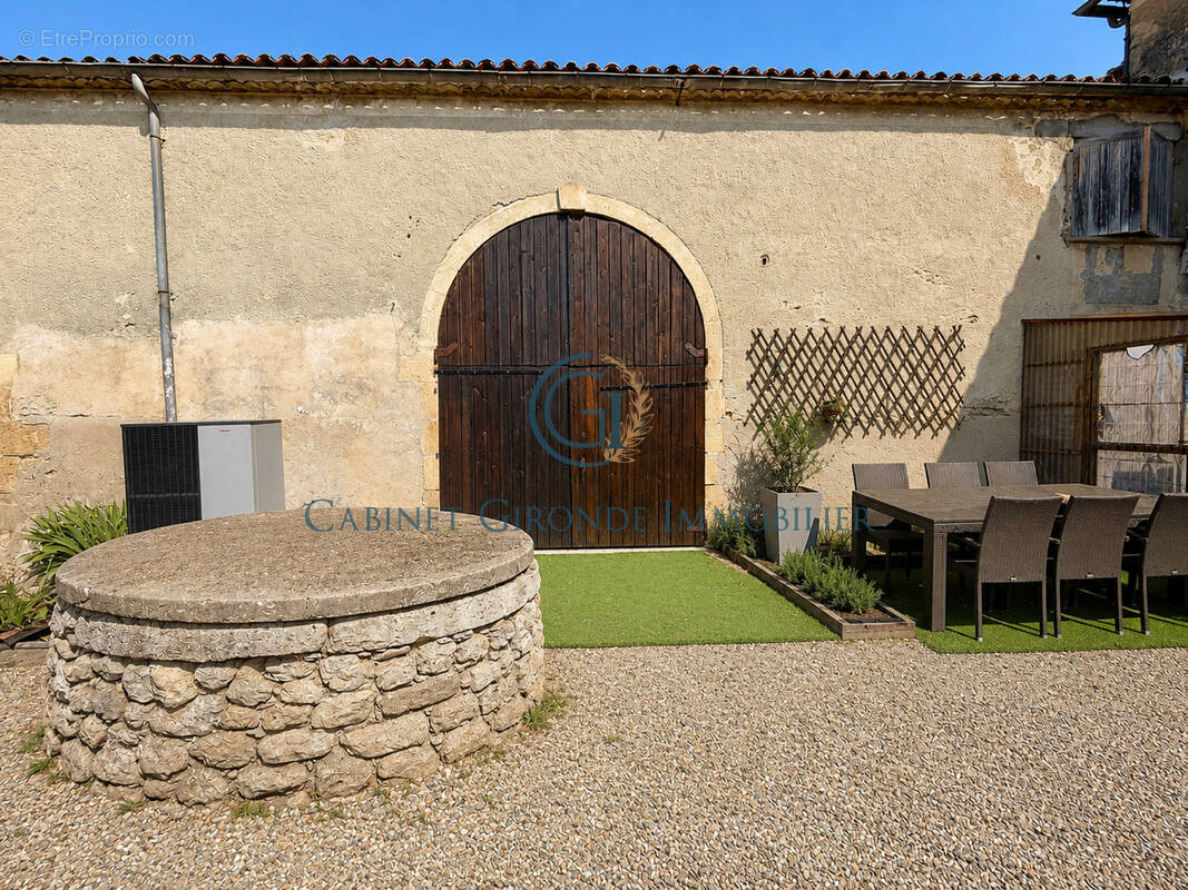 Saint-maixant maison de village en pierre renovee 5 chambres bureau dependance jardin - photo 11