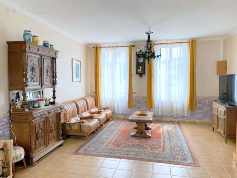 Maison à BUSSY-EN-OTHE