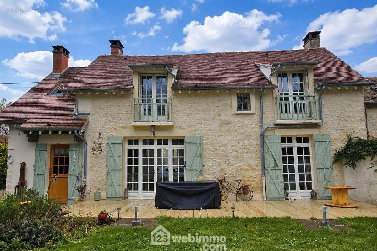 Venez découvrir cette belle maison en pierres de 116 m². - Maison à GIRONVILLE-SUR-ESSONNE