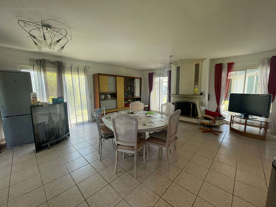 Maison à LA BREE-LES-BAINS